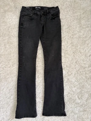 Ltb valerie jeans - Snygga lågmidjade bootcut jeans från Ltb. Storlek 26/34💕sparsamt använda, ser ut som nya.