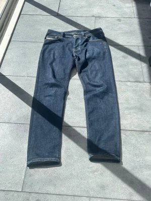 Disel jeans - Säljer mina feta disel jeans. Storlek 30/30. Fint skick. Mått: midja:42,5 cm, ytterbenslängd:96 cm, benöppning: 17 cm. Hör av er om ni har frågor! 
