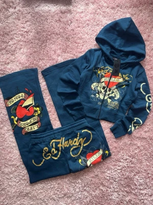 Ed hardy tracksuit - Gorgeous brand new ed hardy set with tags! Low waisted sweatpants and pretty details <3  Size S, I would say fits well for xs-s