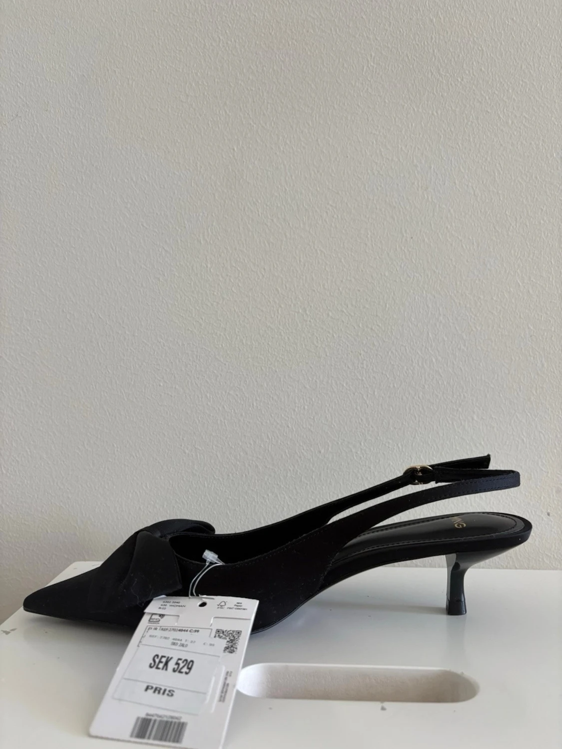 Svarta pumps med rosett  - 1