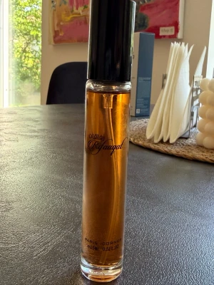 Paris corner rifaaqat  - 15ml luktar som YSL BABYCAT 
