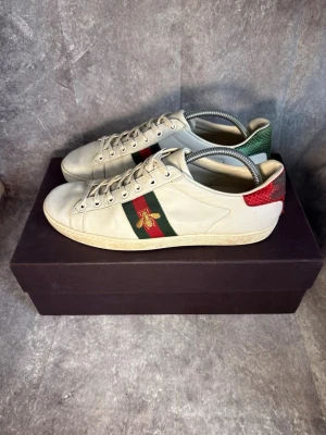 Gucci ace  - Gucci ace skor | size: 41 | skick: 7/10 | endast skor ingår | tveka inte på höra av dig! | mvh MD Closet 🫡