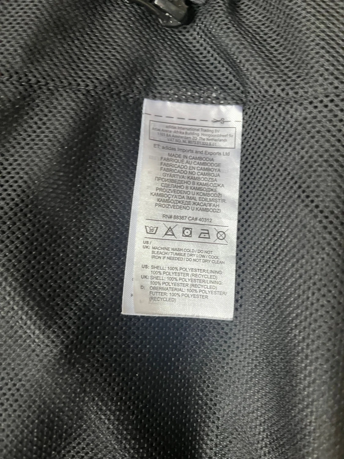 Svart vindjacka från Adidas - 2