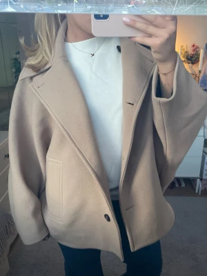 Oversized kappa - Skitnsygg kappa! Gammal från Zara