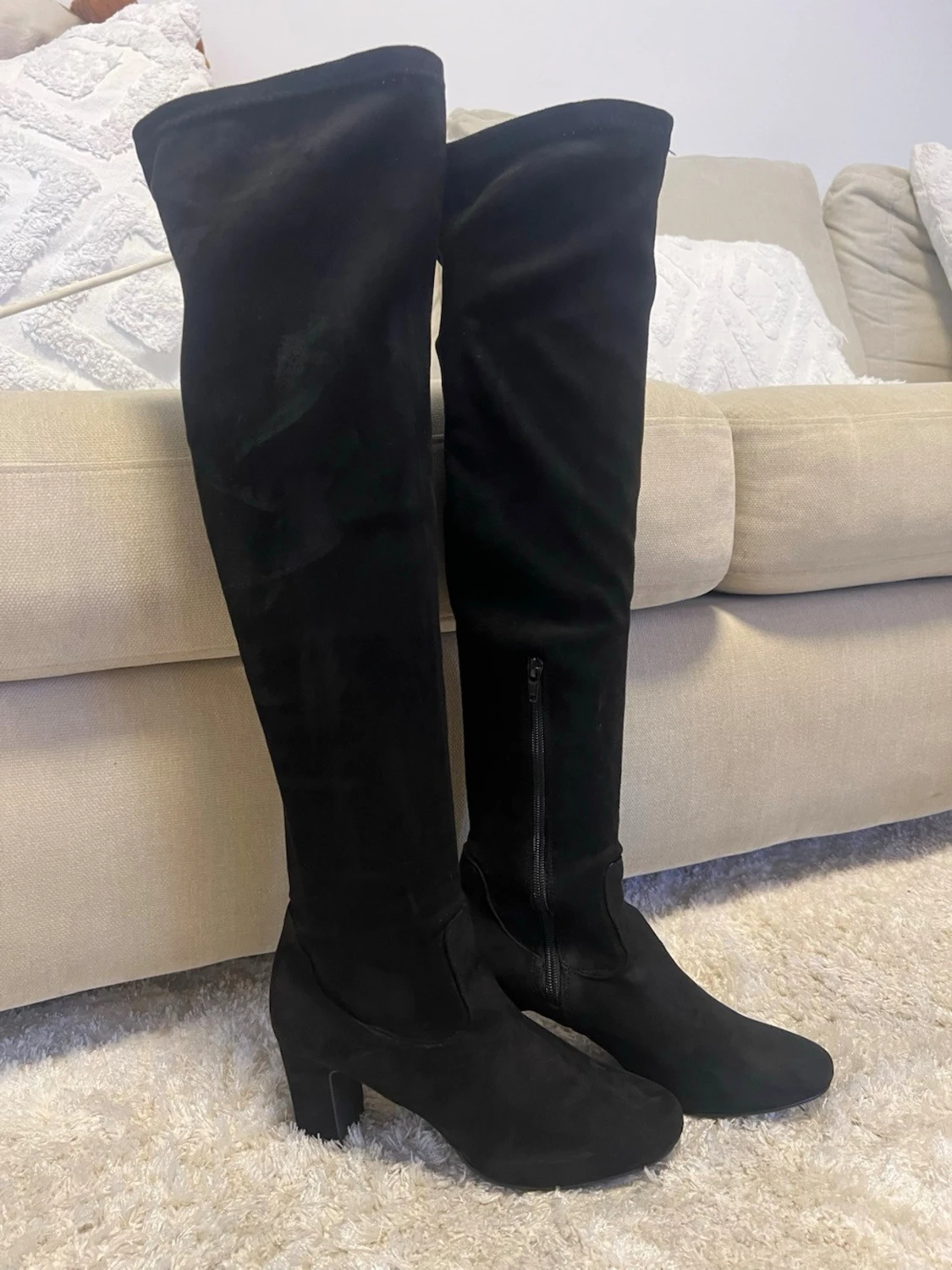 Svarta overknee stövlar med klack
