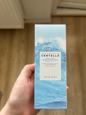 Hudvård spf  - En ansiktskräm med spf 50. Endast använd en gång, i princip helt ny! Köpt nyligen. Nypris: 150  