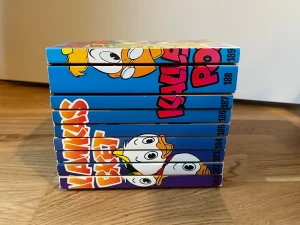 Kalle Anka Pocket nr 180-189 (181 saknas)  - Säljer nio stycken Kalle Anka Pocket-böcker, nummer 180, 182 till 189. Böckerna har färgglada omslag med tecknade motiv av Kalle Anka. Sälja i styckvis 20 kr/st eller alla för 130