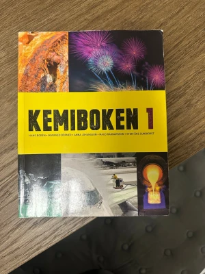 Kemibok 1  - Använd men i gott skick. 