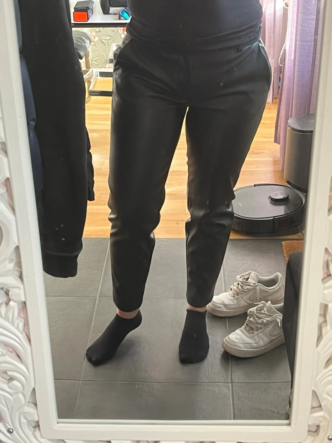 Svarta raka läderbyxor 