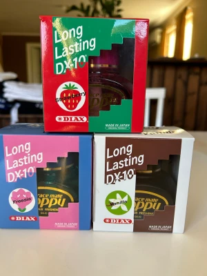 Diax Long Lasting DX-10 parfymset - Säljer 3 poppys, vanilj, jordgubb och freesia. Alla är helt ny utan kvitto, finns även papers hållare kvar.