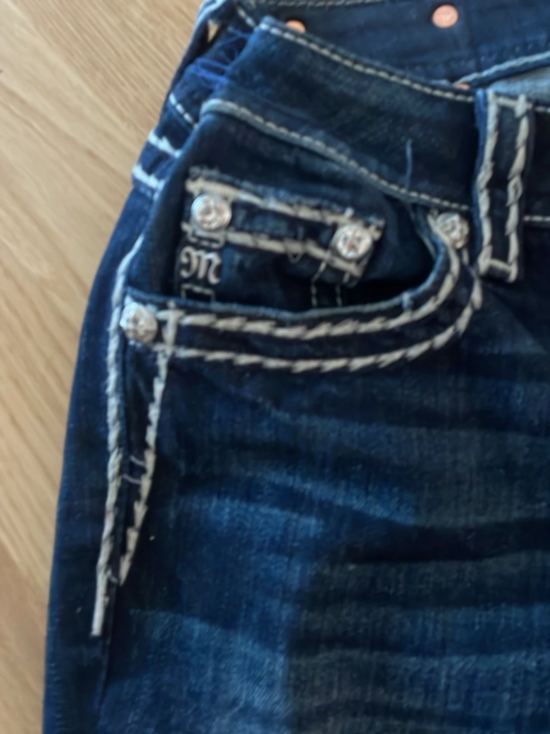 Y2K Miss Me mörkblå jeans med detaljer - 4