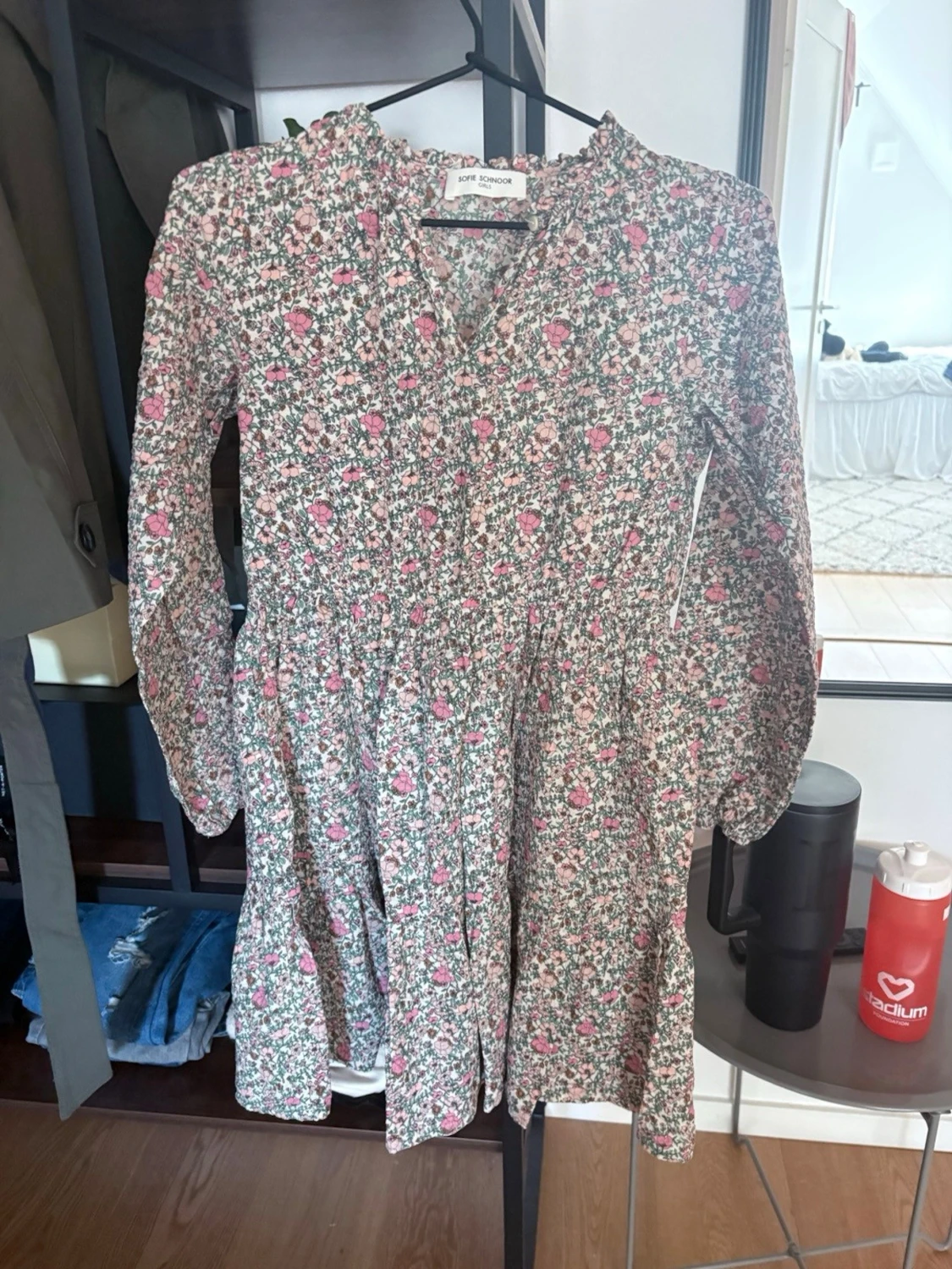 Blommig kortklänning från Sofie Schnoor