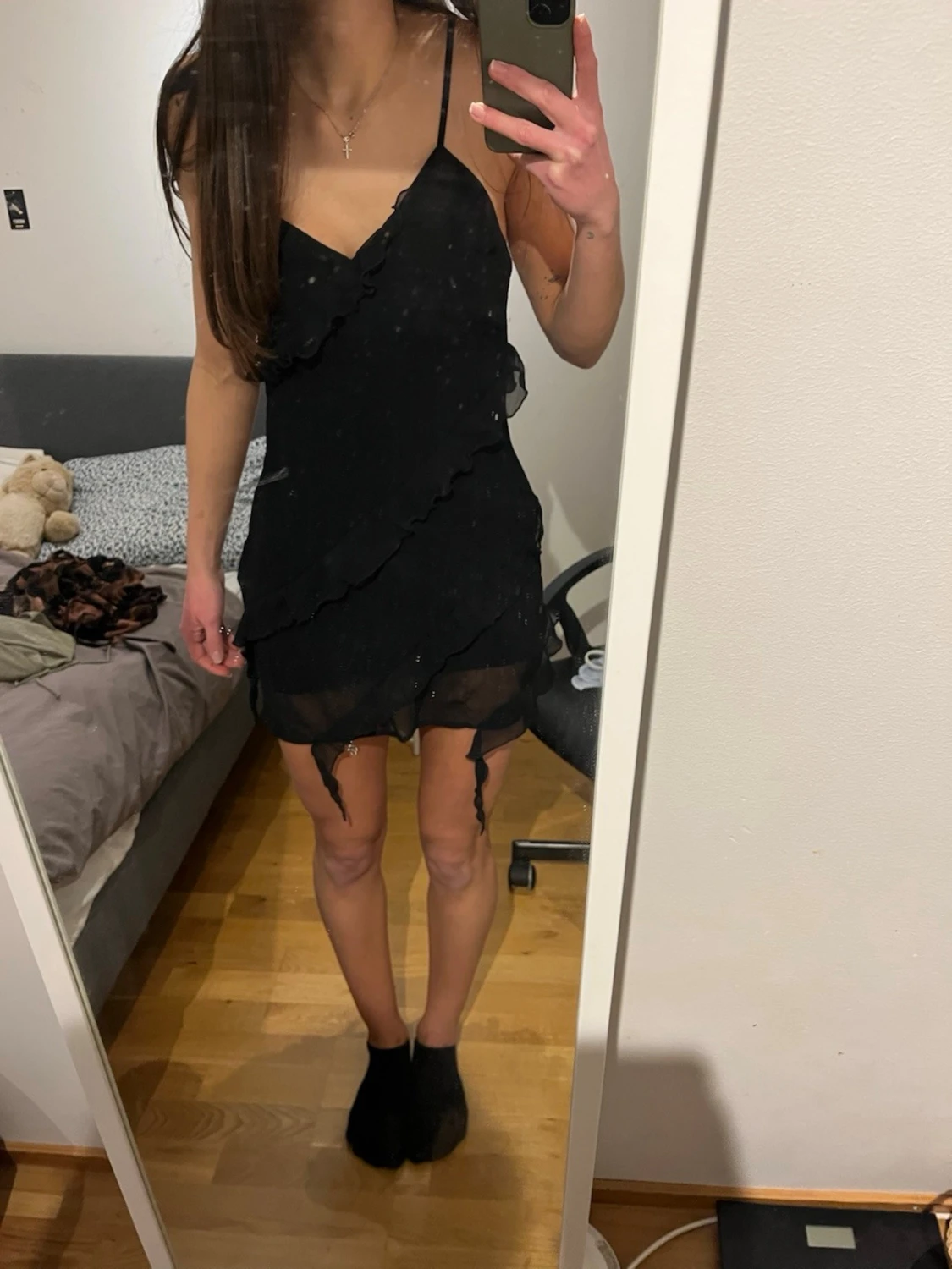 Pull&bear svart miniklänning med volang/chiffong - 1