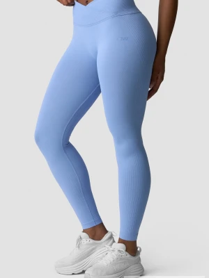 Ljusblå seamless leggings ICANIWILL - Säljer ett par ljusblå seamless tights från ICIW med hög midja och V-formad linning. Snygg passform som framhäver benen och sitter bekvämt hela passet. Säljer då dem aldrig kommit till användning, köpta för 849kr. 