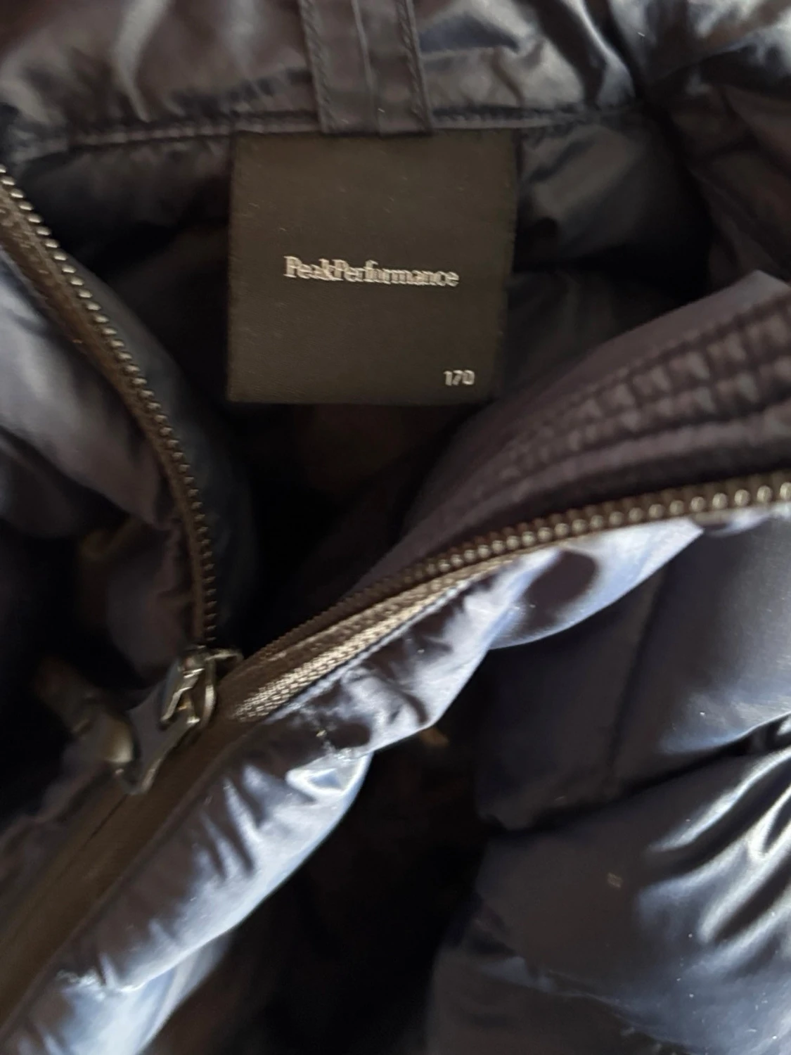 Mörkblå dunjacka Peak Performance - 2