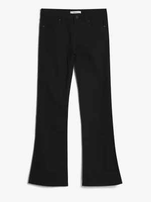 Svarta bootcut jeans från Neverdenim (Bikbok) - Säljer ett par svarta bootcut jeans från Neverdenim. Jeansen har klassisk femficksdesign, hög midja och utsvängda ben. Materialet är denim med comfort stretch. Jeansen upplevs som liten i storleken och skulle säga att den passar någon som använder sig utav storlek 46, alternativt 44. Perfekta för dig som gillar en tidlös och cool look. Prislappar finns kvar, provade endast 1 gång. Bilderna är tagna från Bikboks hemsida men kan skicka egna bilder också. Köpta för 499 kr.