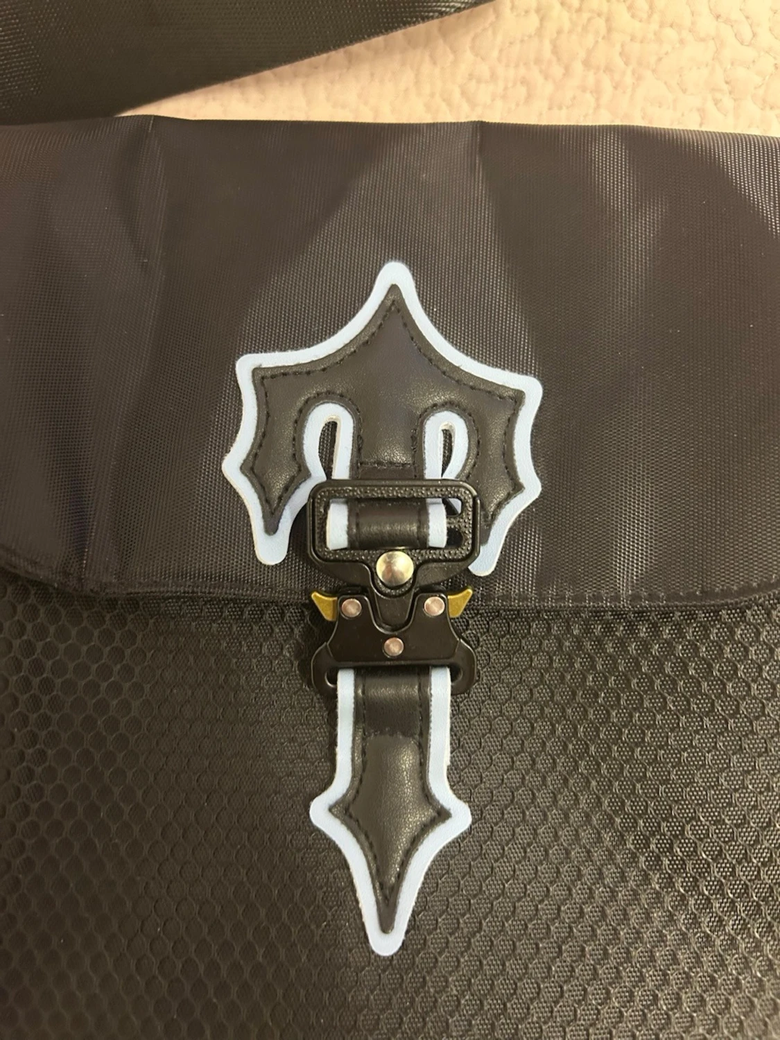 Trapstar svart axelväska med emblem - 6