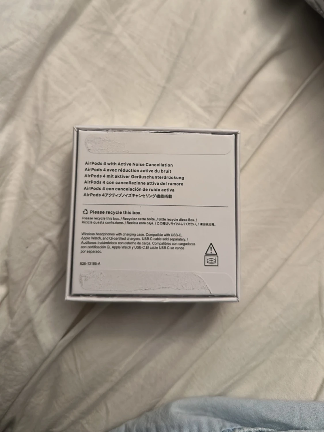 Vita trådlösa hörlurar Apple AirPods 4  - 5