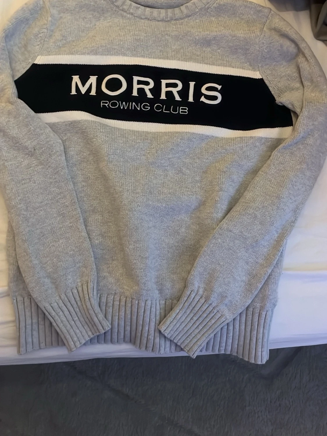 Grå stickad tröja från Morris