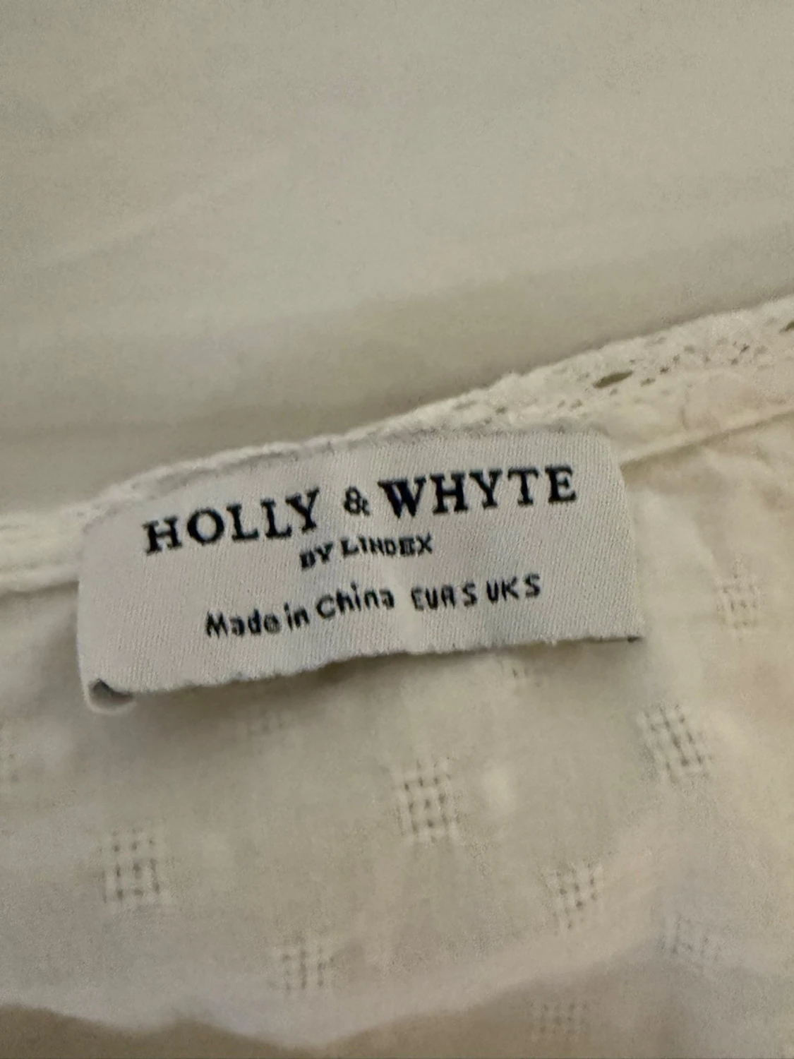 Vit blus från Holly & Whyte - 1