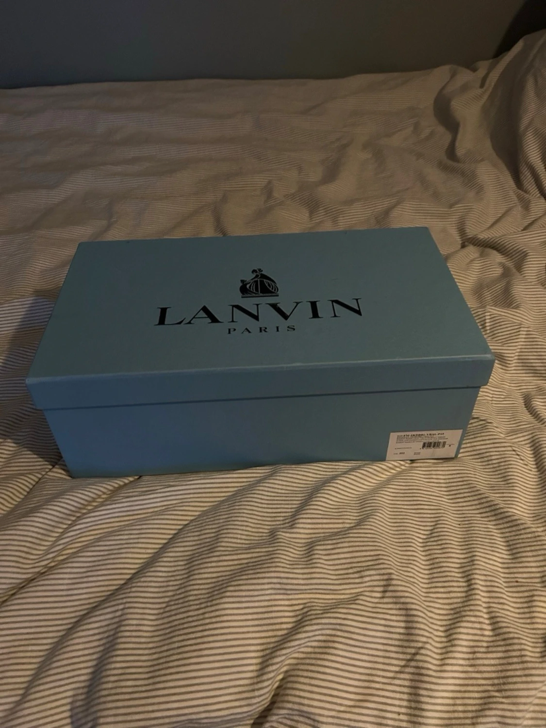 Mörkblå sneakers med lackdetalj - 5