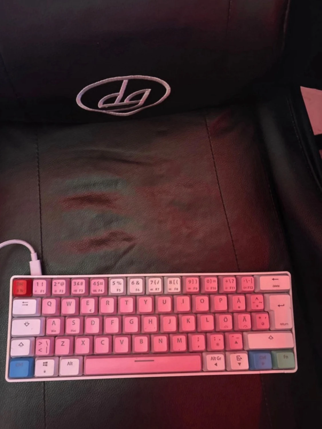 NOS C-450 Mini PRO RGB gaming tangentbord (cotton candy,limited edition))