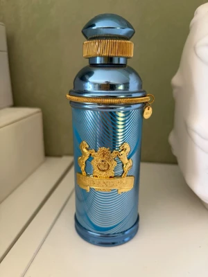 Alexandre J: Zafeer Oud Vanille - 100ml från början med 50ml kvar