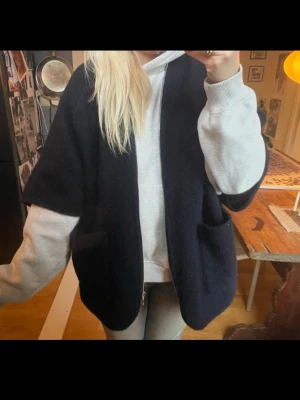 Trekvartsärmad jacka - Trekvartsärmad jacka perfekt till våren🌸