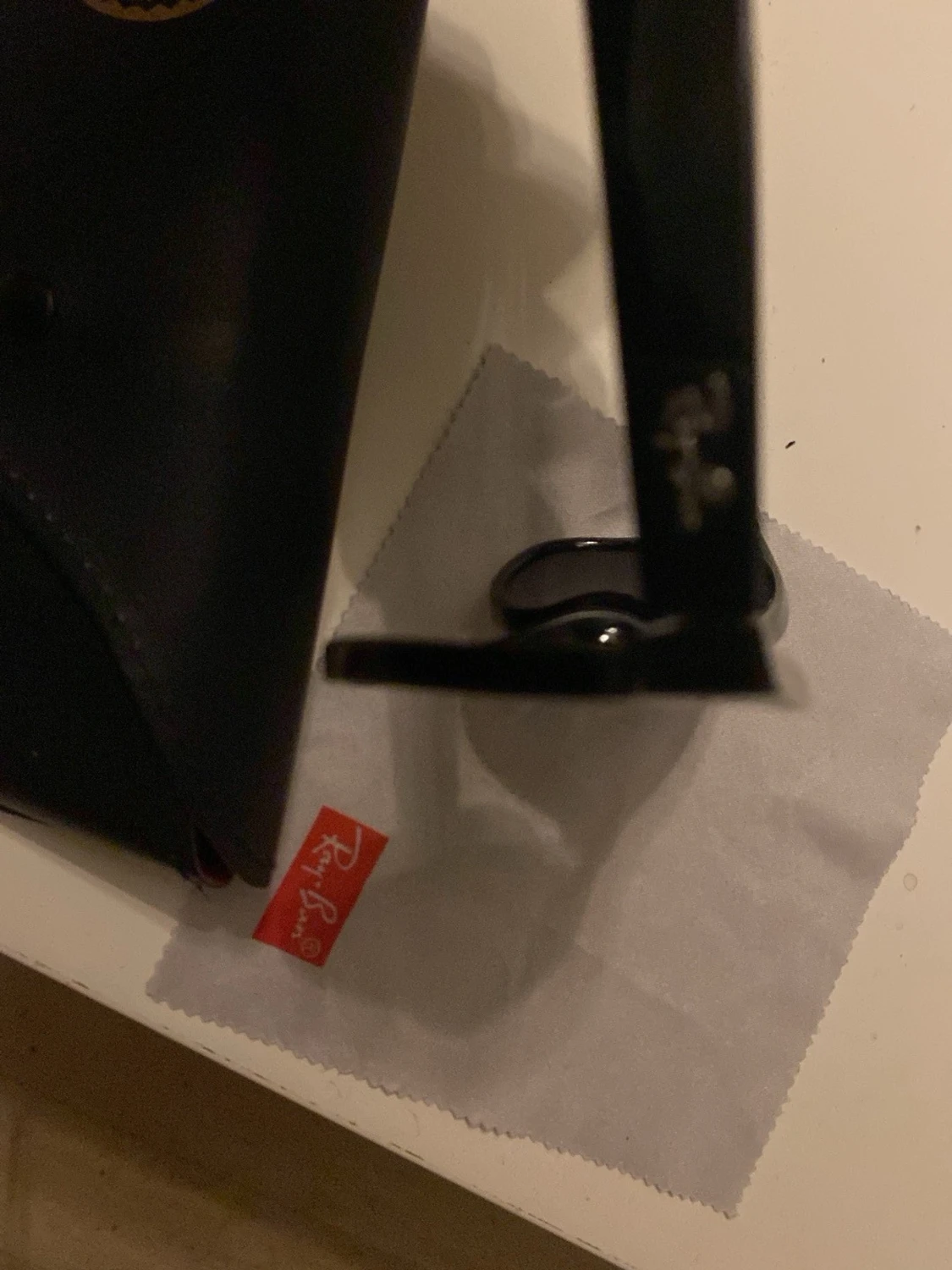 Svarta  solglasögon - 1