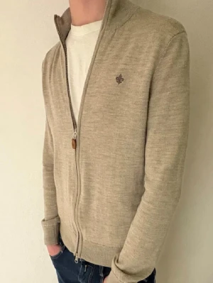 Morris tröja - Säljer en fin morris tröja 100% merino ull. Vid minsta lilla fundering skicka en fråga då👍😁