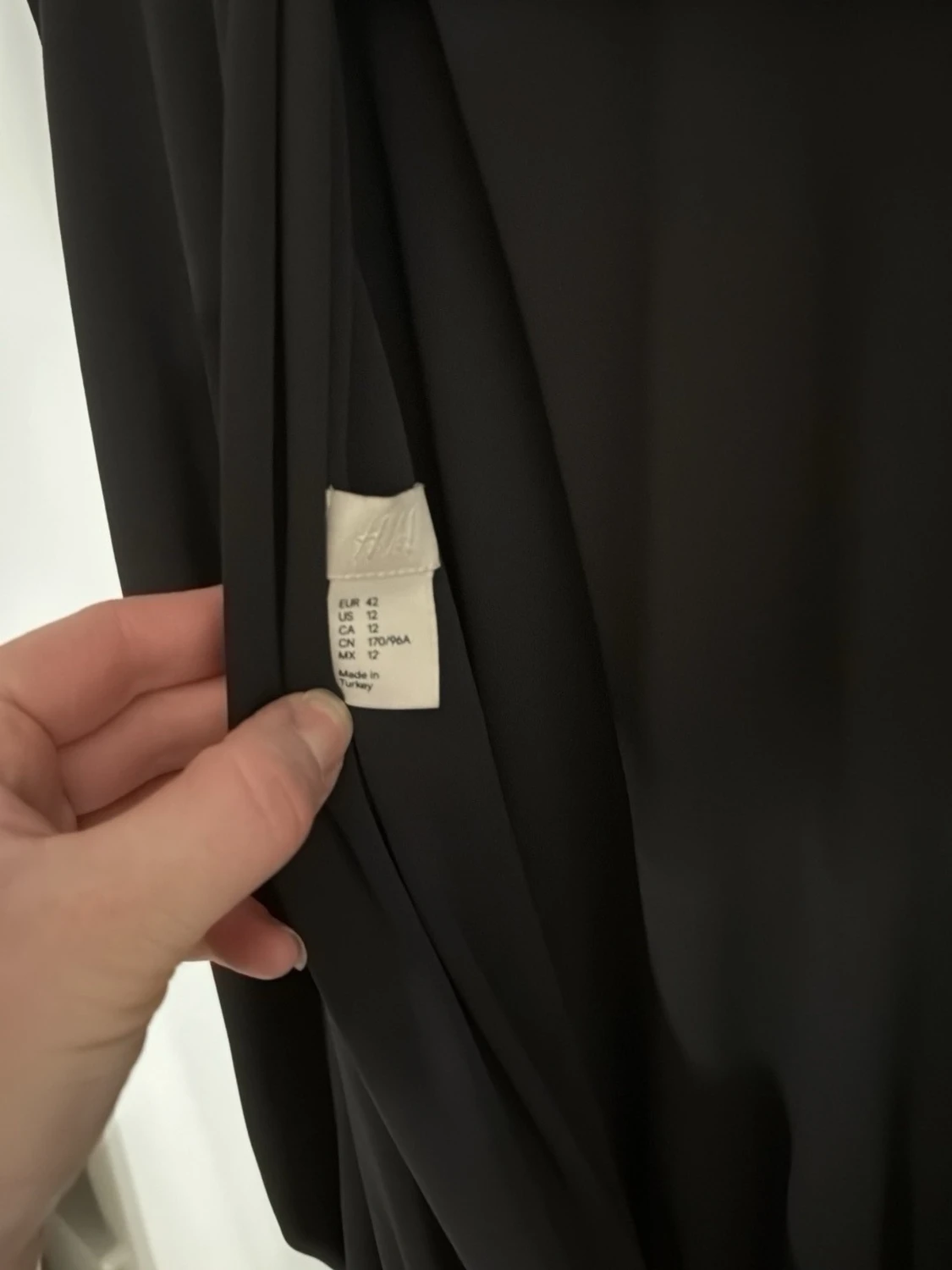 Svart långklänning med v-ringning - 2