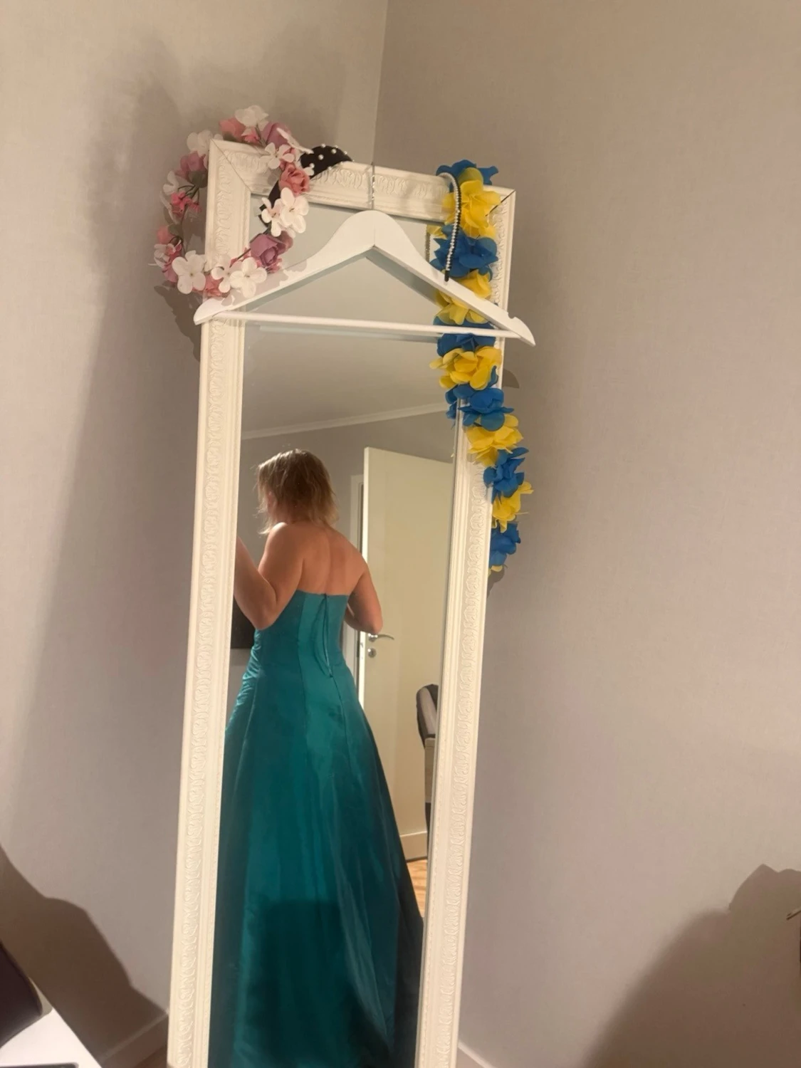 Turkos axelbandslös balklänning - 2