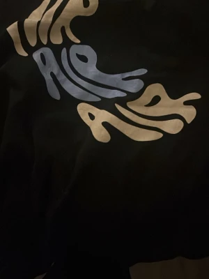 Marcus & Martinus Merch  - Storlek small och är knappt använd!