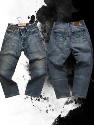Jacob Cohen 610 (unika) - Schyssta JC jeans som är regular. Dessa jeans har synlig användning och är väldigt passande till dig som vill ha en stilig outfit          Mått:                                                                    Innerlår längd 75cm                                      Totala Längden 99cm.                                      Ben öppning  19cm