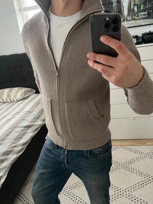 Massimo Dutti cardigan  - Skick 10/10, storlek M.