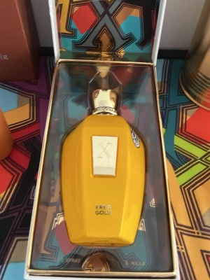 Xerjoff Erba Gold parfym - Säljer xerjoff Erba gold 100ml helt fylld sprutat kanske 3 gånger max 