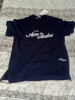 Acne t shirt - Ej andvänd