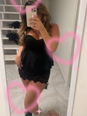 Topp  - Så snygg fest topp! Pris kan diskuteras 🖤🖤