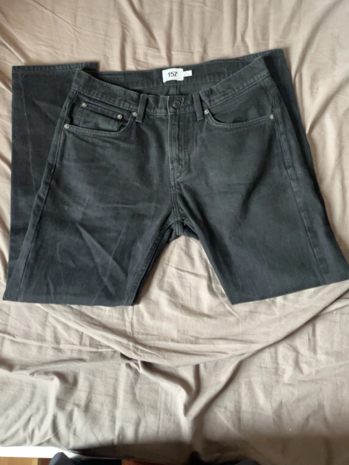 Svarta raka jeans från 157
