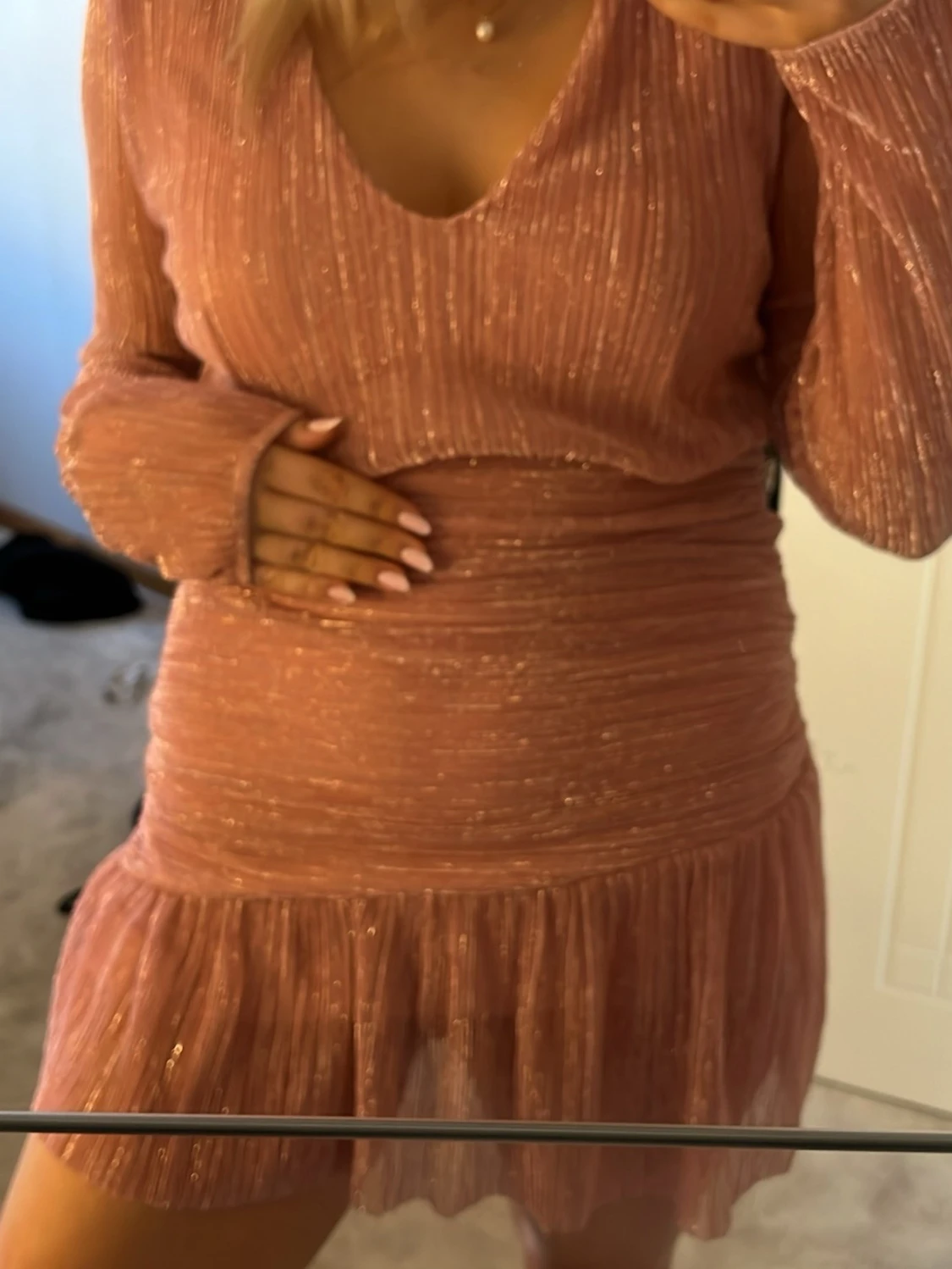 Glittrig rosa kortklänning - 1