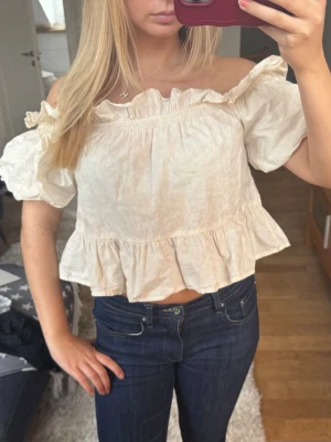 Söt topp - Så fin topp/blus i mycket bra skick💓