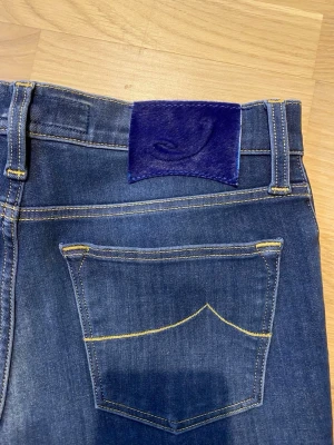 Jacob Cohën jeans  - Säljer nu ett par riktigt schyssta Jacob cohën jeans som är i sjukt fint skick. Självklar äkta som alla våra andra grejer. Dom är i storleken w26 L27