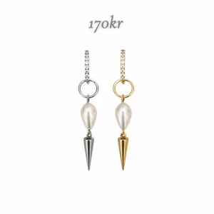 Asymmetriska örhängen med pärlor - Kommer i par 