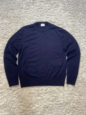 Mörkblå 100% merino tröja - Skick 10/10, endast använd en gång| Storlek Xs vilket passar 150-160cm| Gåva ingår vid köp!