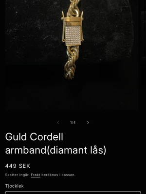 Guld cordell armband med diamantlås - Snyggt guldarmband i cordellmodell 8mm som är äkta 18k guld pläterad med ett lås dekorerat med små gnistrande stenar som liknar diamanter. Köpte den för 449kr pris går att diskutera!🤝