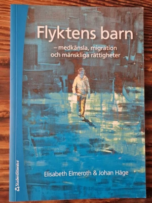 Flykten barn - medkänsla, migration och mänskliga rättigheter - Inga funna skavanker. ISBN: 978-91-44-11418-7