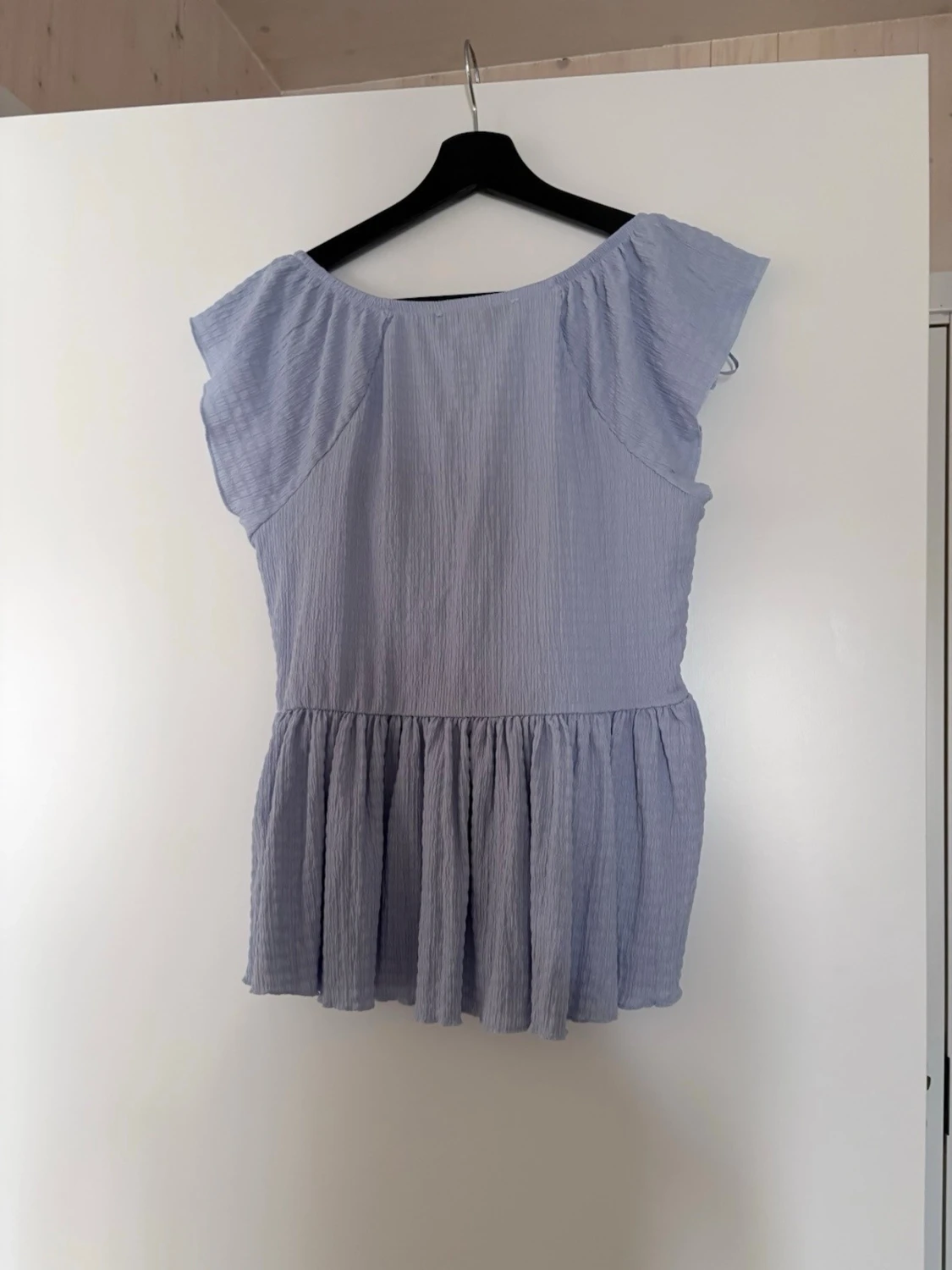 Ljusblå volangblus med knyt - 3