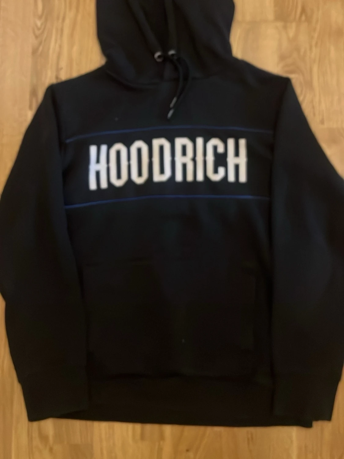 Svart hoodie från Hoodrich