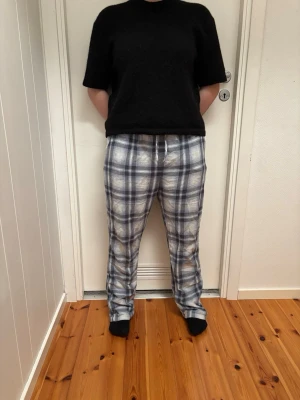 pyjamas byxor  - säljer nu mina favorit pyjamas byxor, dem är både fina och jätte sköna, rekommenderar verkligen, jätte fin färg med 