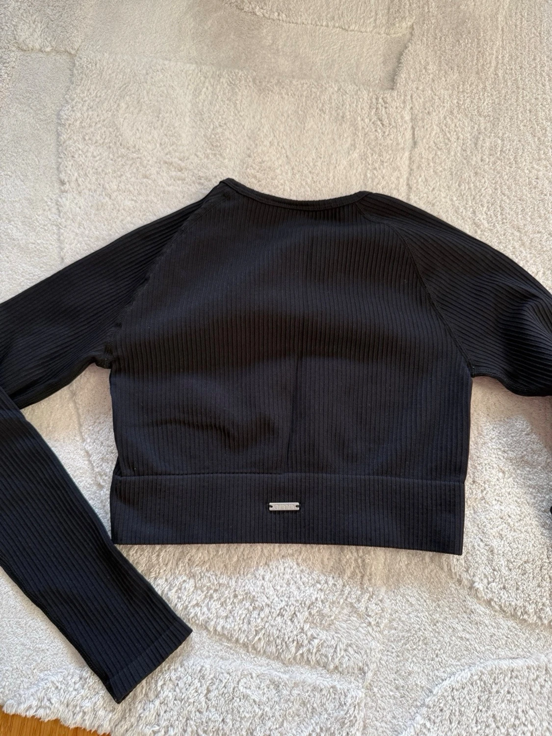 Svart ribbad croppad topp. Aim’n - 1